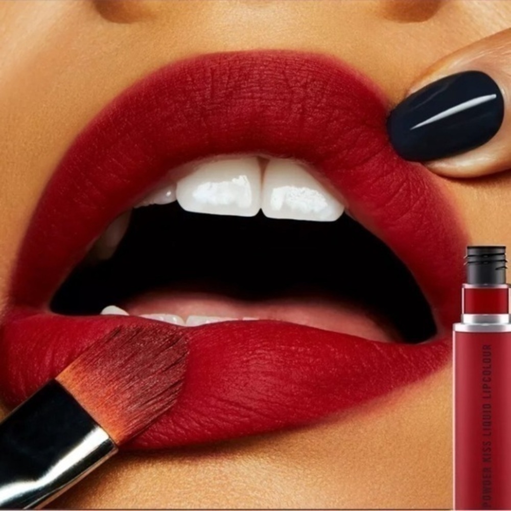 MAC POWDER KISS LIQUID LIPCOLOUR-Fashion Sweetie
